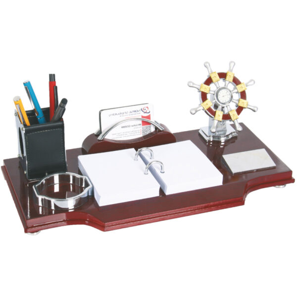 6762 Ahşap Masa İsimliği